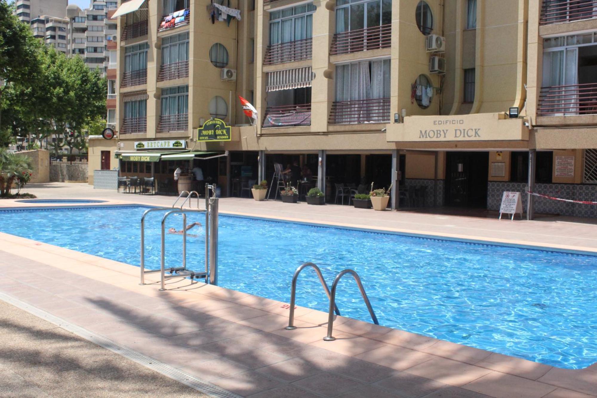 Moby Dick Apartment Бенидорм Екстериор снимка
