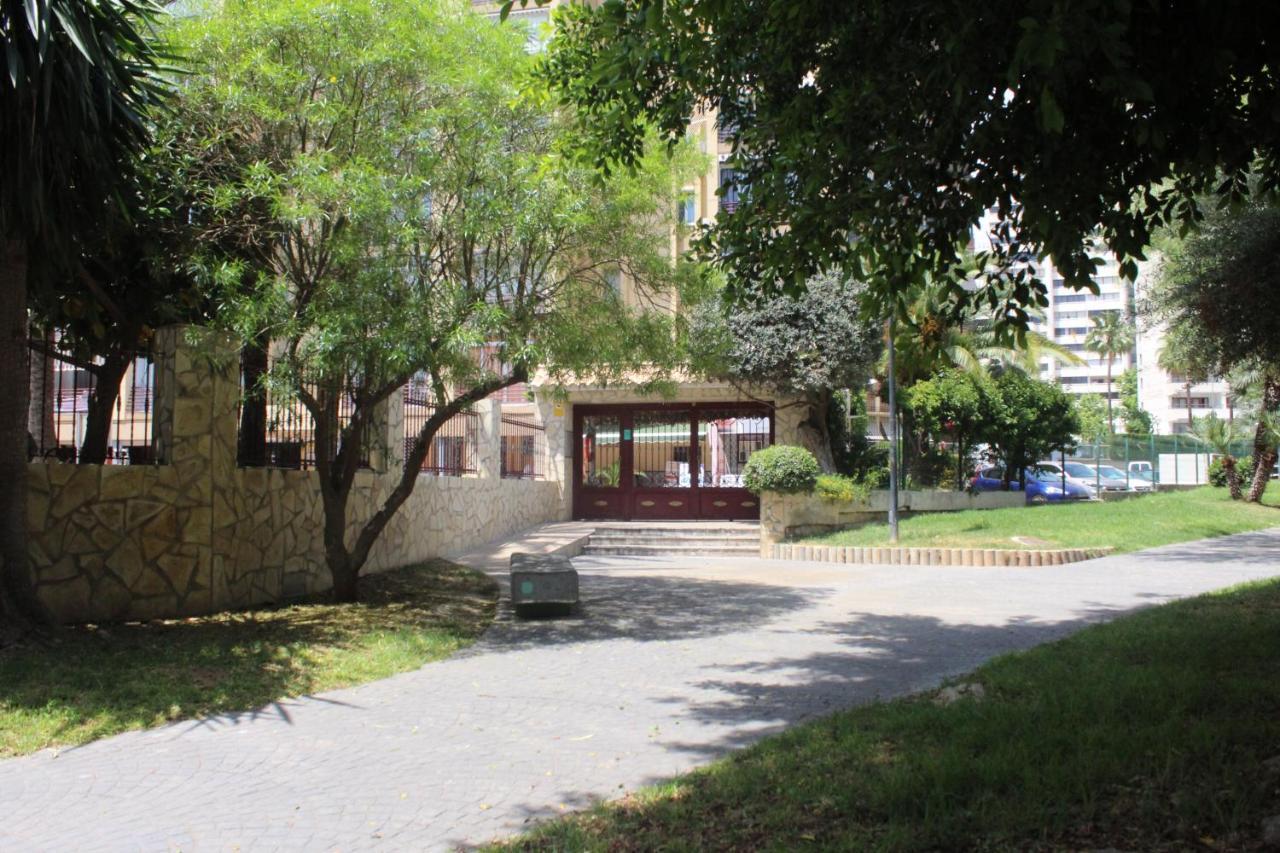 Moby Dick Apartment Бенидорм Екстериор снимка