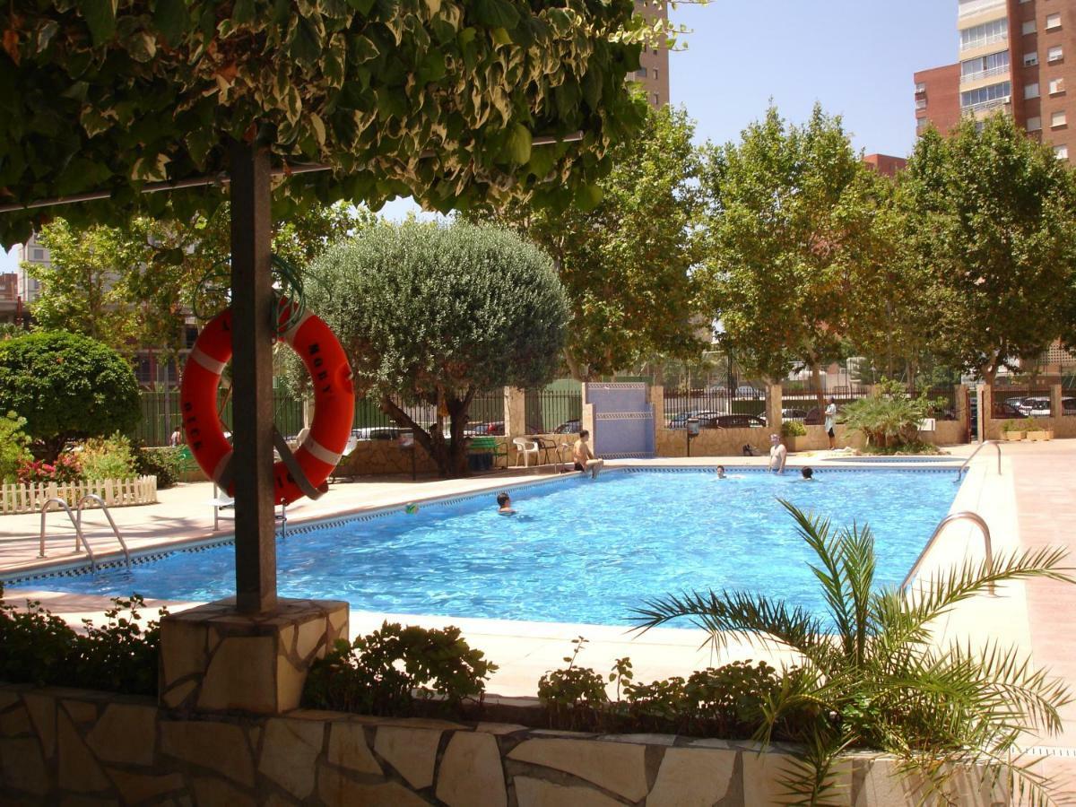 Moby Dick Apartment Бенидорм Екстериор снимка